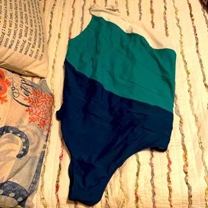 Summersalt Sidestroke swimsuit - size 20